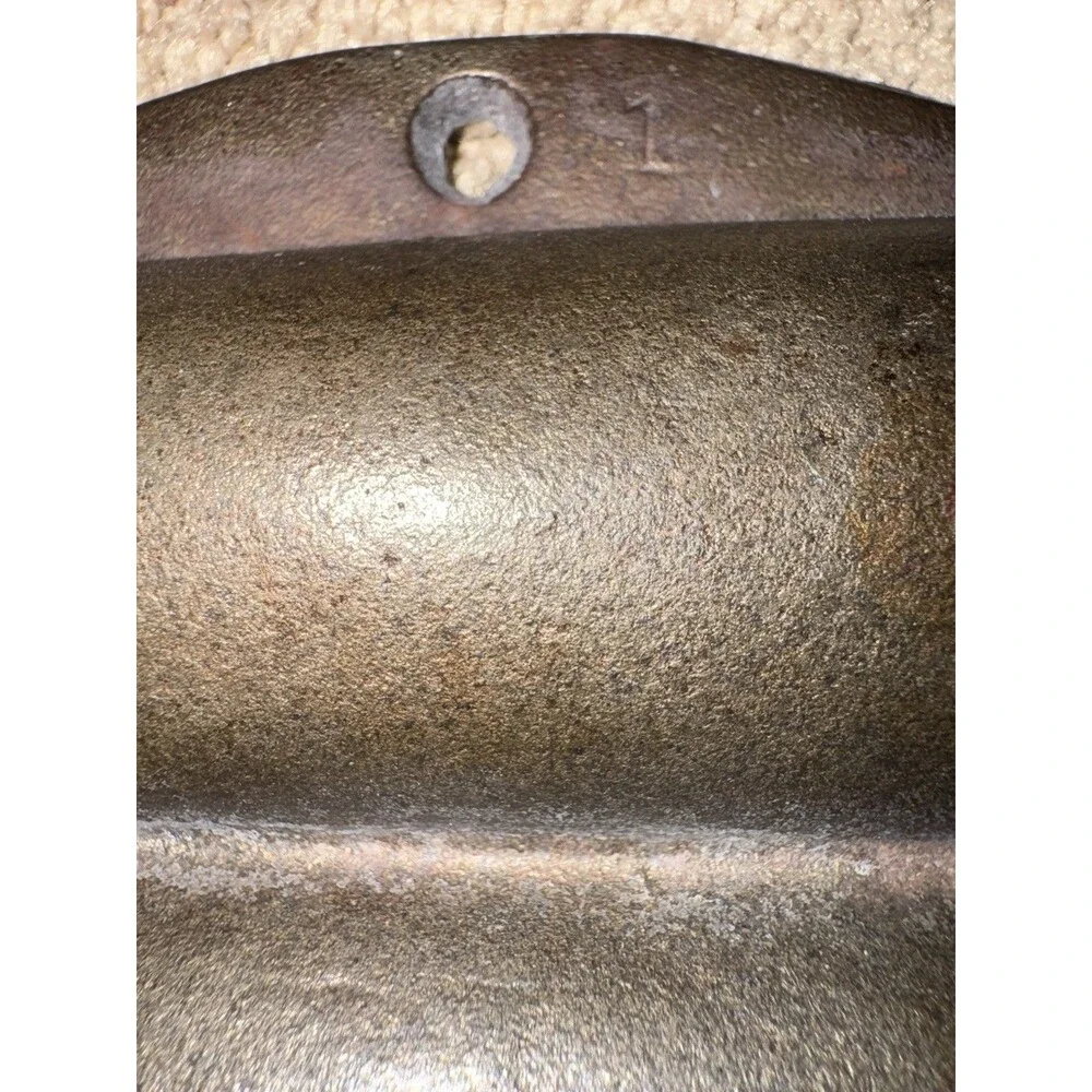 Wagner marked  “W” “1” cast iron 7 corn stick pan